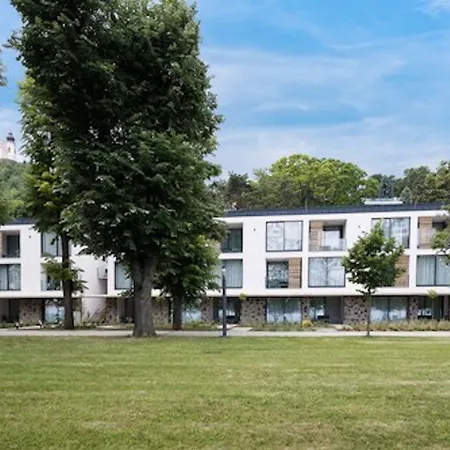 Oliver Lux Lägenhetshotell Tihany