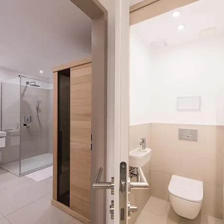 Oliver Lux Lägenhetshotell 4*