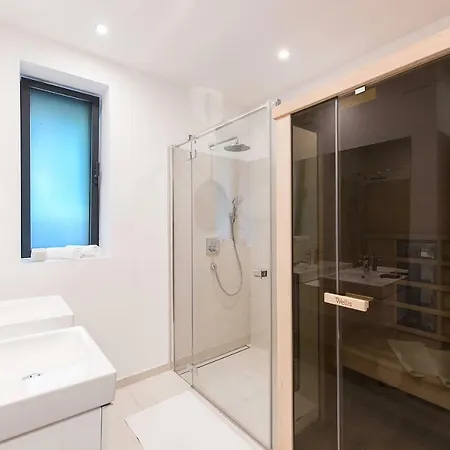 Lägenhetshotell Oliver Lux 4*